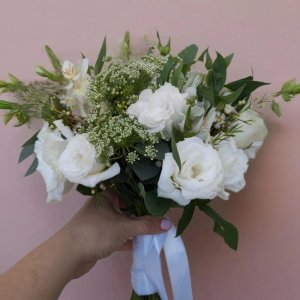 זר כלה לבן עדין