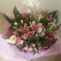 זר ורוד אלגנטי